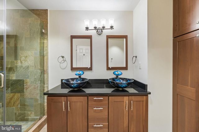 1715 DOGWOOD DR, Alexandria, VA 22302