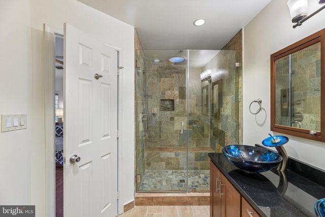 1715 DOGWOOD DR, Alexandria, VA 22302