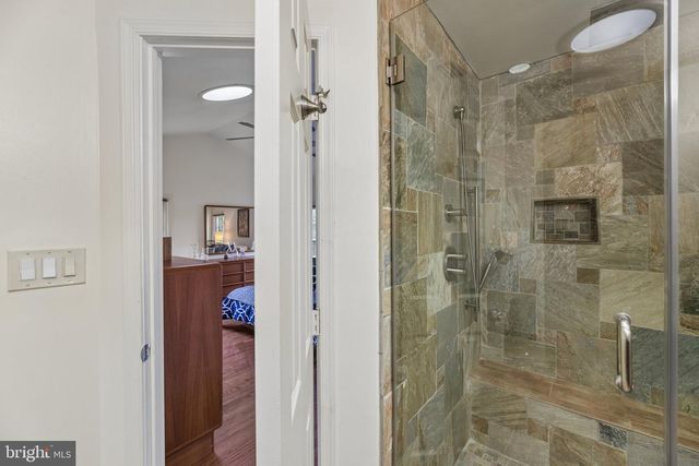 1715 DOGWOOD DR, Alexandria, VA 22302