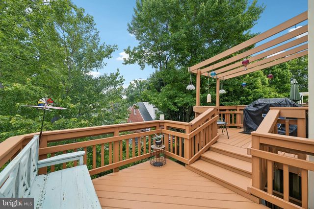 1715 DOGWOOD DR, Alexandria, VA 22302