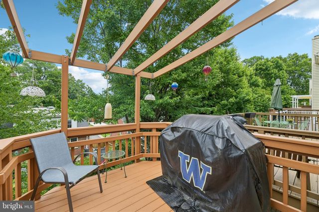 1715 DOGWOOD DR, Alexandria, VA 22302