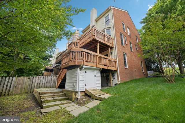 1715 DOGWOOD DR, Alexandria, VA 22302