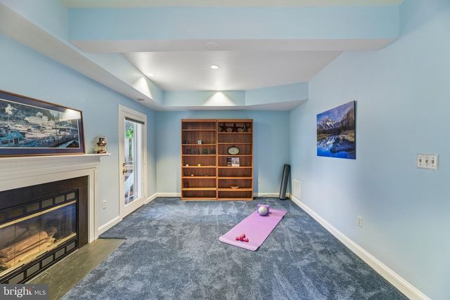 1715 DOGWOOD DR, Alexandria, VA 22302