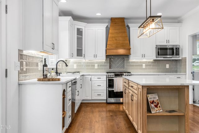 205 Sunset Grove Drive, Holly Springs, NC 27540