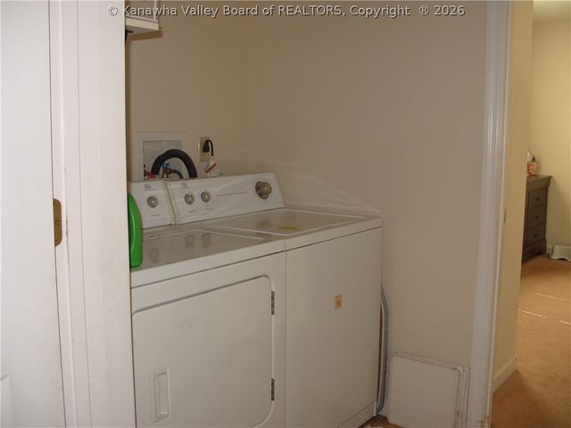60 C Street, Boomer, WV 25031