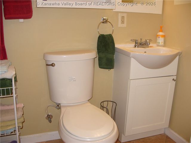 60 C Street, Boomer, WV 25031