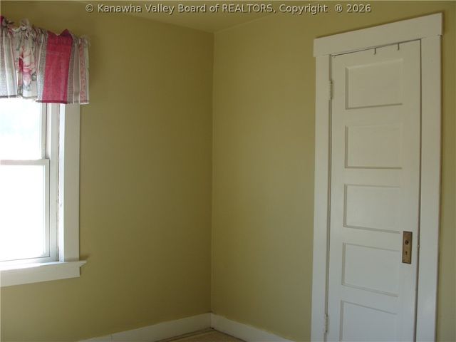 60 C Street, Boomer, WV 25031