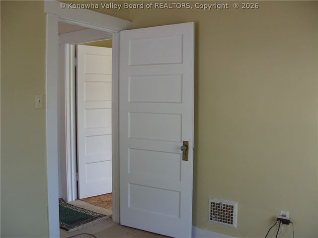 60 C Street, Boomer, WV 25031