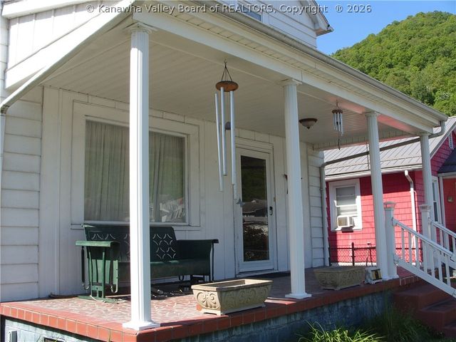 60 C Street, Boomer, WV 25031