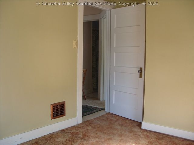 60 C Street, Boomer, WV 25031
