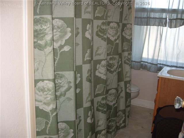 60 C Street, Boomer, WV 25031