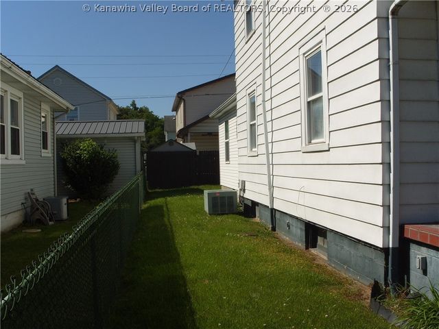 60 C Street, Boomer, WV 25031