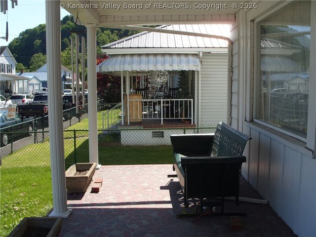 60 C Street, Boomer, WV 25031