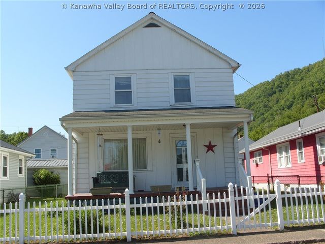 60 C Street, Boomer, WV 25031