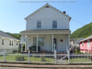 60 C Street, Boomer, WV 25031
