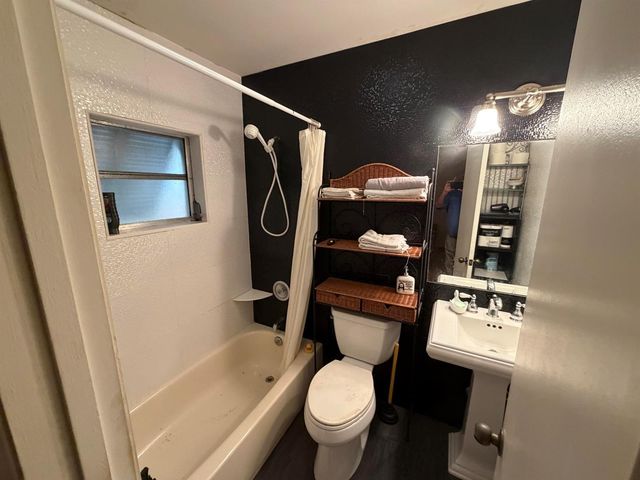42 SW 6th Street, Dania Beach, FL 33004