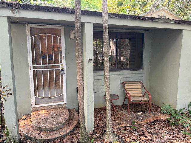 42 SW 6th Street, Dania Beach, FL 33004