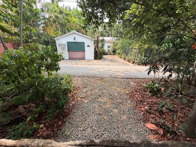 42 SW 6th Street, Dania Beach, FL 33004