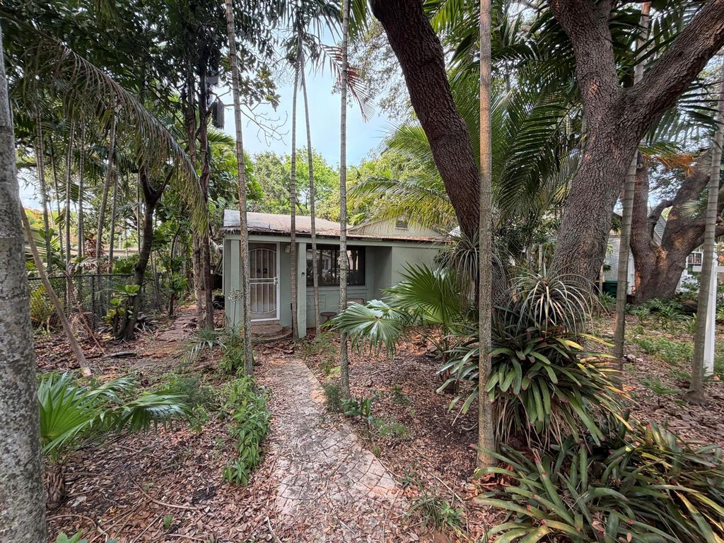 42 SW 6th Street, Dania Beach, FL 33004