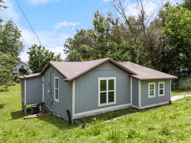 262 E Pine Street, Rogers, AR 72756