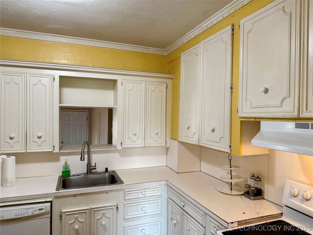 1009 Seminary Avenue, Tahlequah, OK 74464