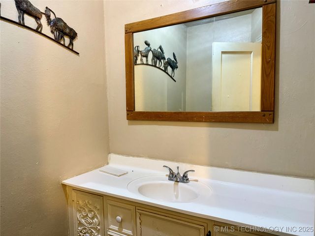 1009 Seminary Avenue, Tahlequah, OK 74464