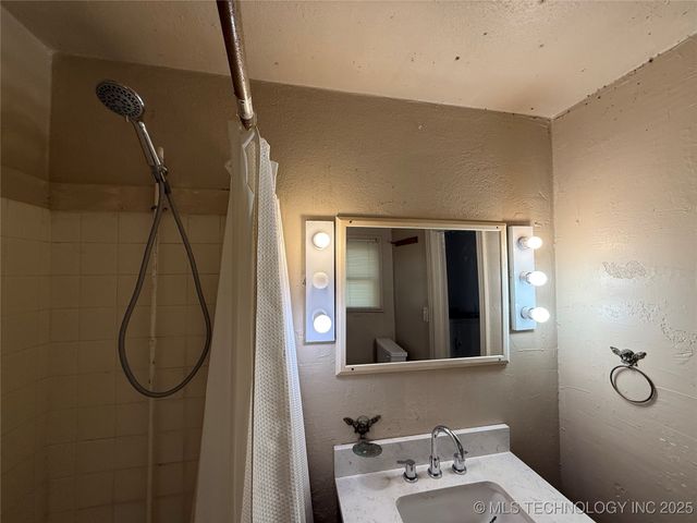 1009 Seminary Avenue, Tahlequah, OK 74464