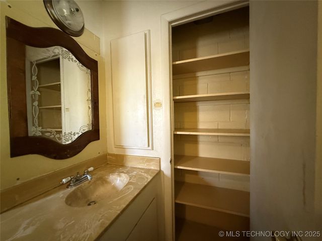 1009 Seminary Avenue, Tahlequah, OK 74464