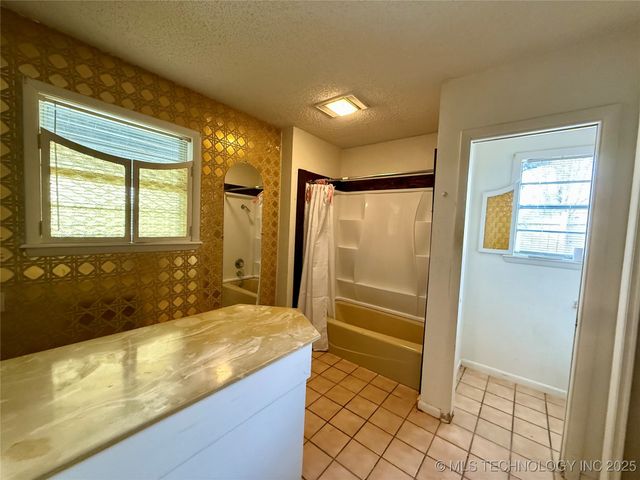 1009 Seminary Avenue, Tahlequah, OK 74464