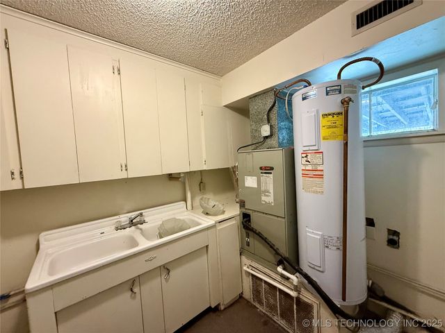 1009 Seminary Avenue, Tahlequah, OK 74464