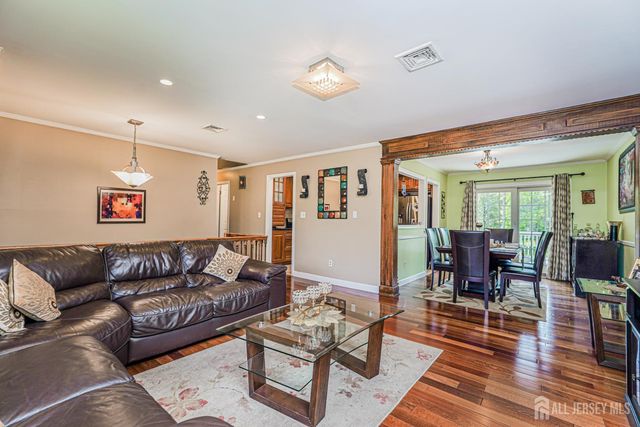 23 Dunbar Avenue, Piscataway, NJ 08854
