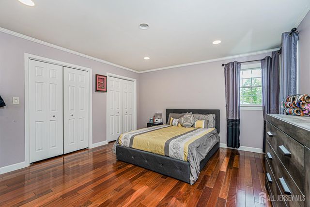 23 Dunbar Avenue, Piscataway, NJ 08854