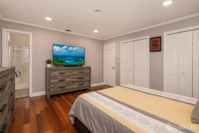 23 Dunbar Avenue, Piscataway, NJ 08854
