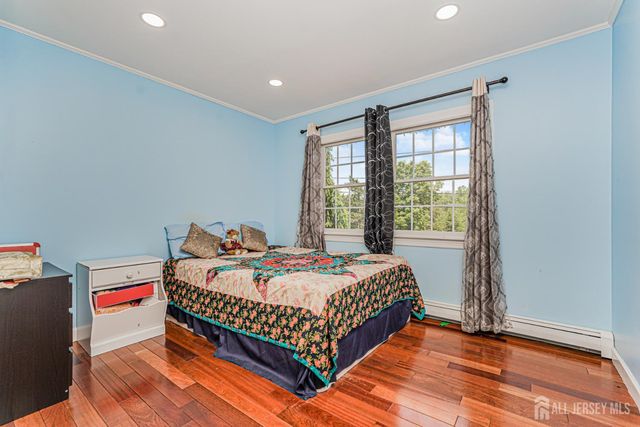 23 Dunbar Avenue, Piscataway, NJ 08854