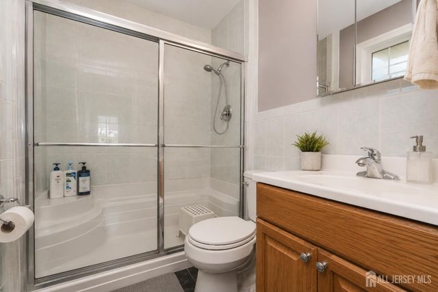 23 Dunbar Avenue, Piscataway, NJ 08854