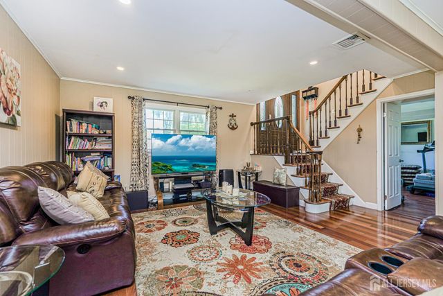 23 Dunbar Avenue, Piscataway, NJ 08854