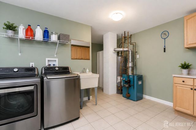 23 Dunbar Avenue, Piscataway, NJ 08854