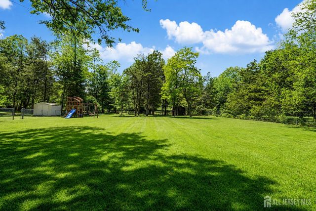 23 Dunbar Avenue, Piscataway, NJ 08854