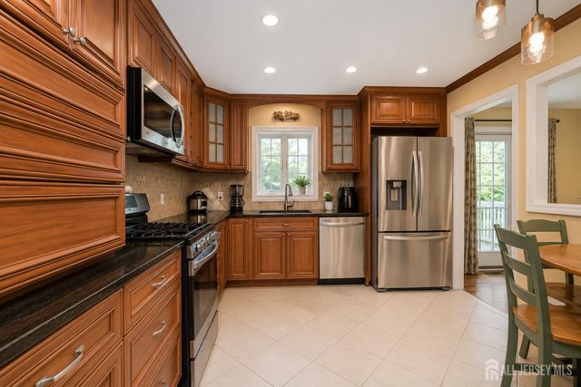 23 Dunbar Avenue, Piscataway, NJ 08854