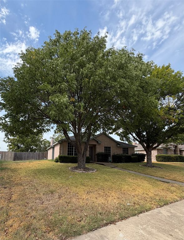 1013 Wentwood Drive, Desoto, TX 75115 — photo 2