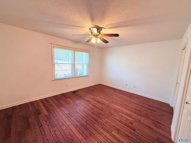 1975 Pine Lake Drive, Arab, AL 35016