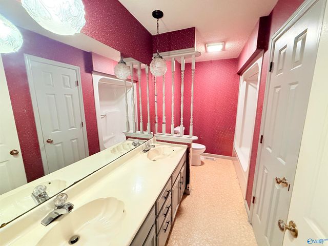 1975 Pine Lake Drive, Arab, AL 35016