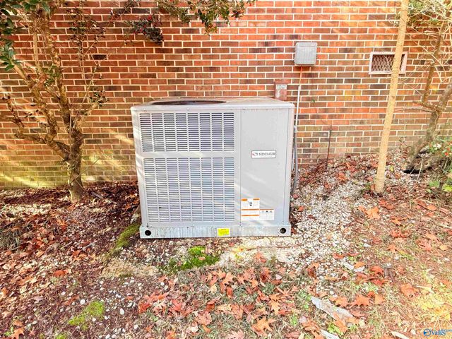 1975 Pine Lake Drive, Arab, AL 35016