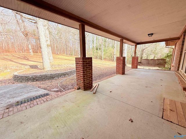 1975 Pine Lake Drive, Arab, AL 35016