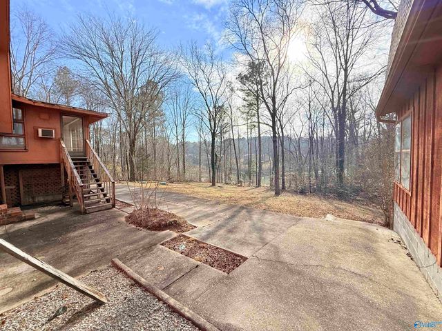 1975 Pine Lake Drive, Arab, AL 35016