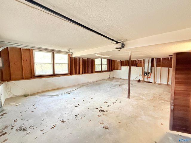 1975 Pine Lake Drive, Arab, AL 35016