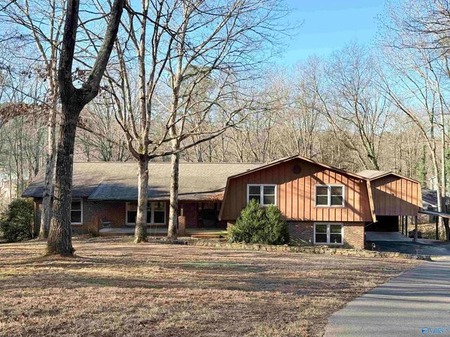 1975 Pine Lake Drive, Arab, AL 35016