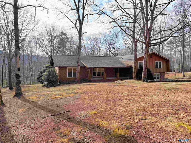 1975 Pine Lake Drive, Arab, AL 35016