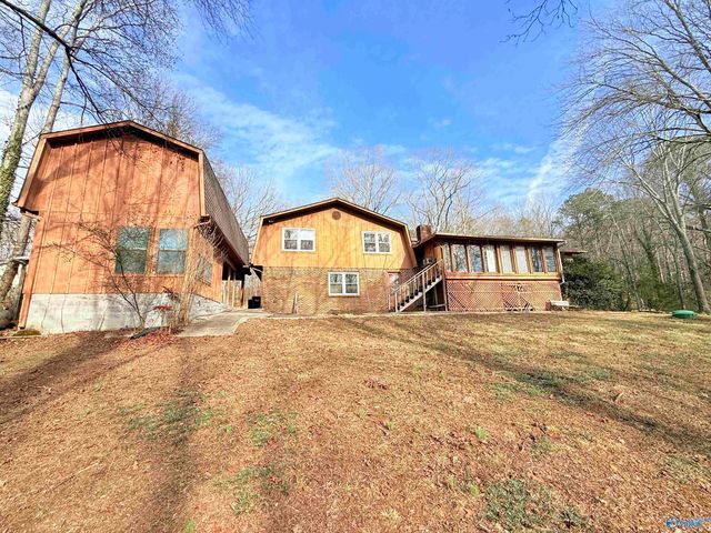 1975 Pine Lake Drive, Arab, AL 35016