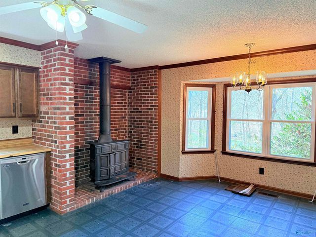 1975 Pine Lake Drive, Arab, AL 35016